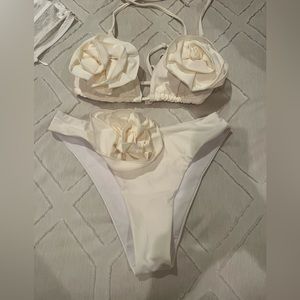 Mew Mews white flower bikini, only wore once!